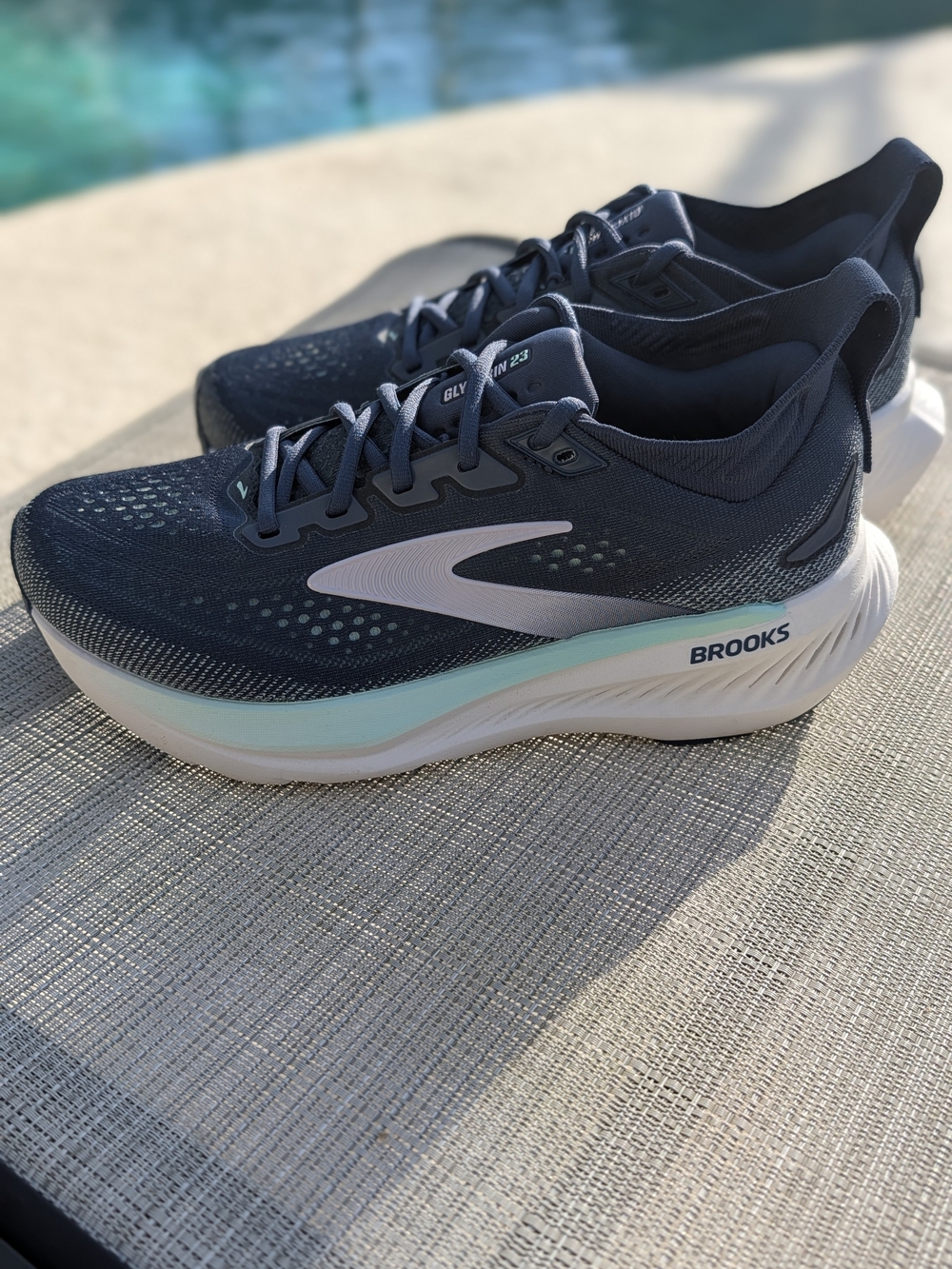 Brooks Glycerin 23 Womens 8 Wide D Navy Blue Running Shoes Mint Condition.